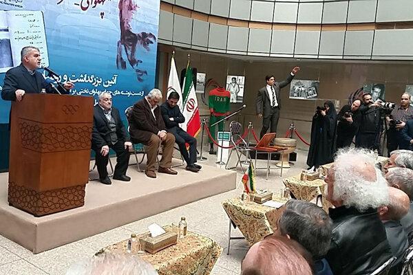 تندیس بزرگان ورزش را می سازیم، باید به سکوهای پهلوانی برسیم