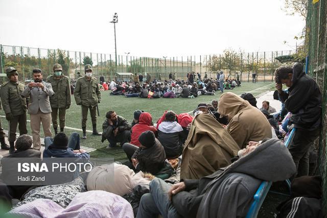 آغاز جمع آوری معتادان متجاهر با پروتکل های جدید کرونا ، شروع جمع آوری معتادان متجاهر با پروتکل های جدید کرونا ، ارجاع مشکوک ها به مراکز کووید ماده 16