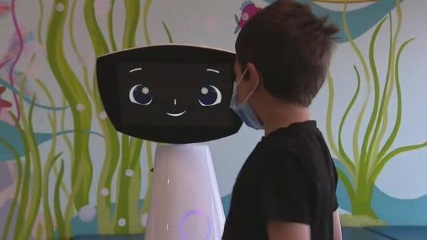 بهبود روحیه بچه ها بستری شده در بیمارستان با یاری یک دوست رباتیک!