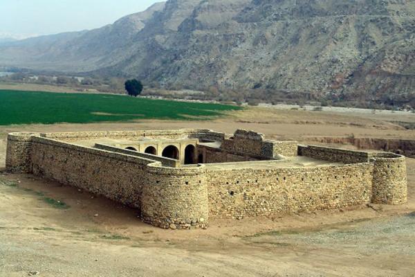 قلعه های تاریخی میرغلام و کنجانچم به بخش خصوصی واگذار می گردد